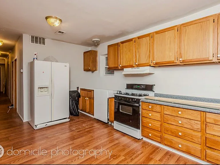 4541 N Western Ave #2 — Photo 3