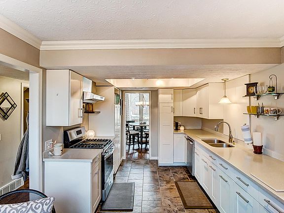 5th image of 4959 Wintersong Ln