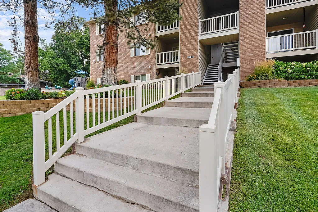 Brighton Park Apartments — Photo 1