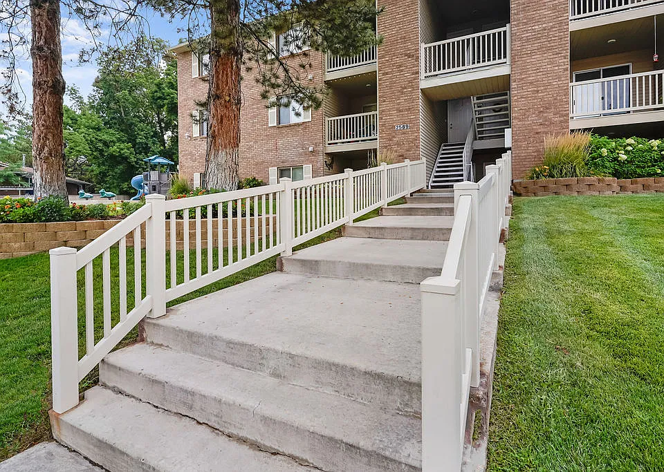 Brighton Park Apartments