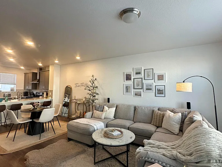 2813 W 69th Ave — Photo 2