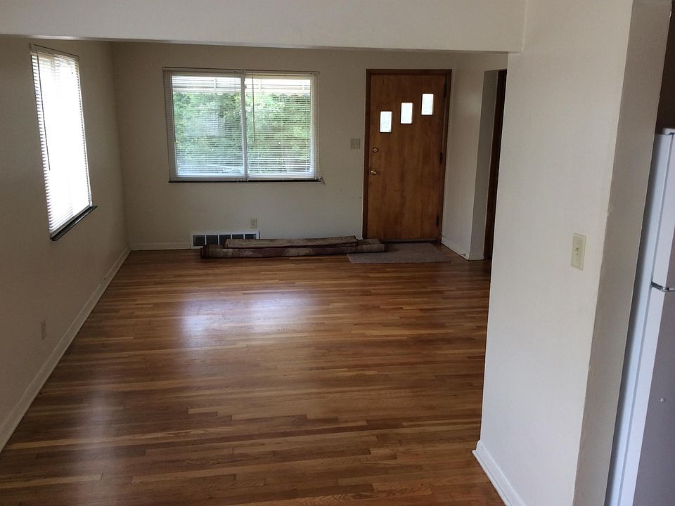 1st image of 1538 Front St