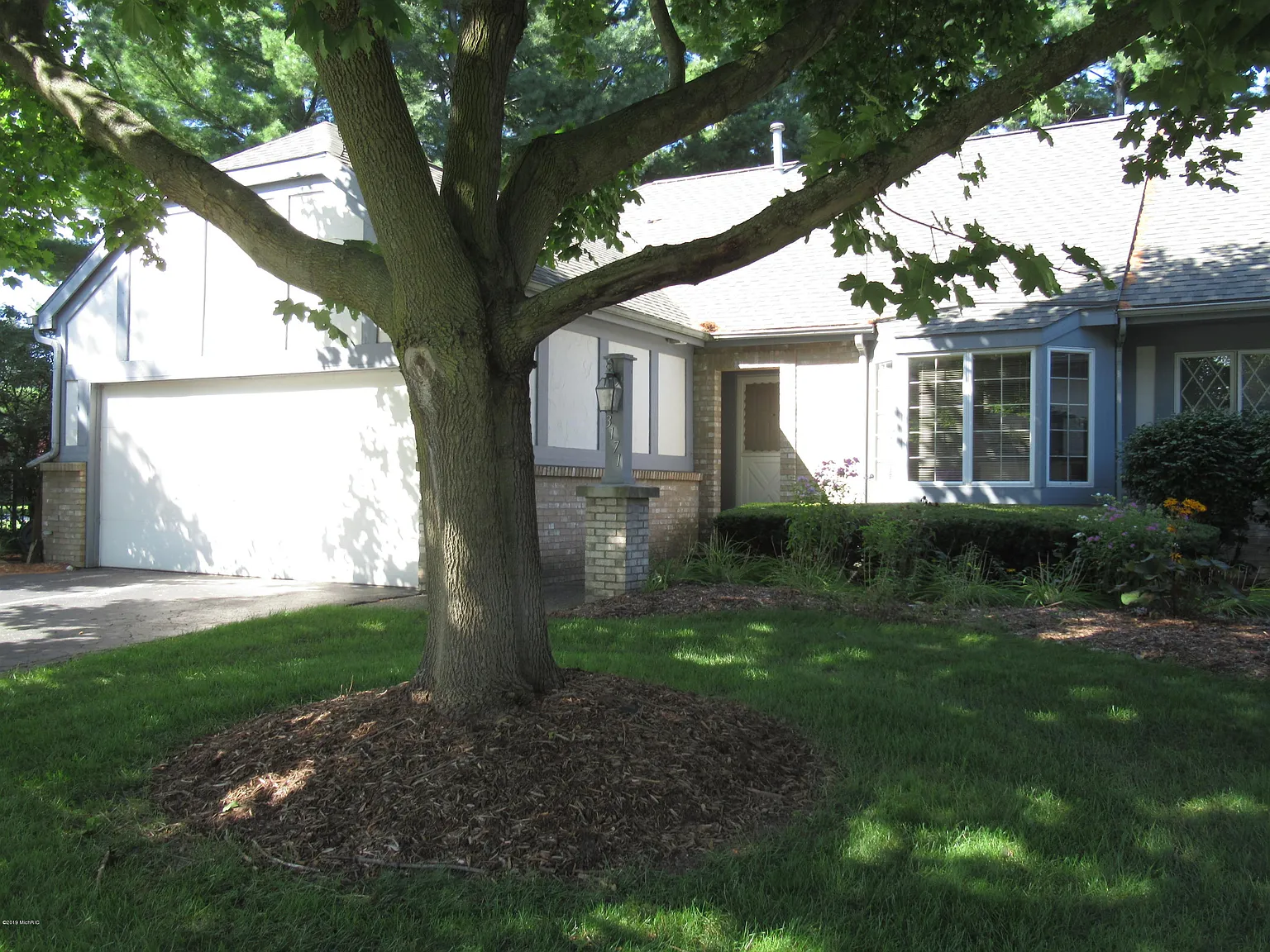 3171 Maple Villa Dr SE photo 1