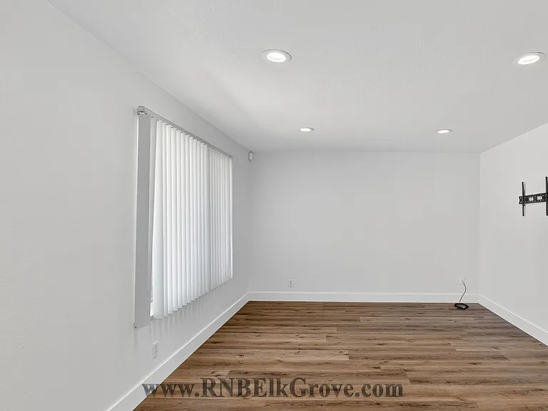 6844 Sandrock Way — Photo 7