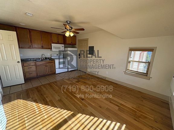 3rd image of 902 W 11th St APT 2