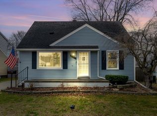 21706 Revere St, Saint Clair Shores, MI 48080