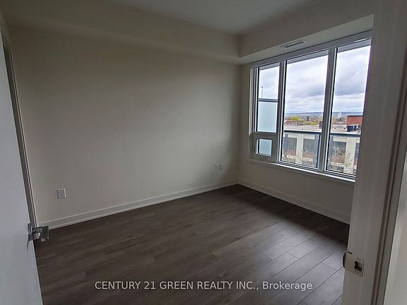 4th image of 212 William St #720