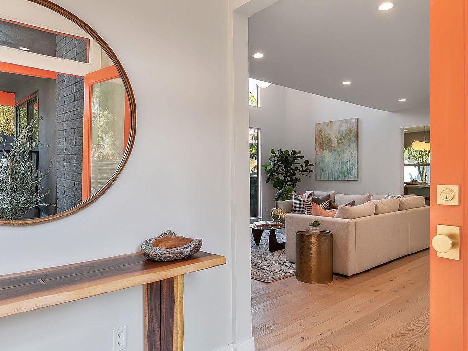 1st image of 330 Parkman Ave