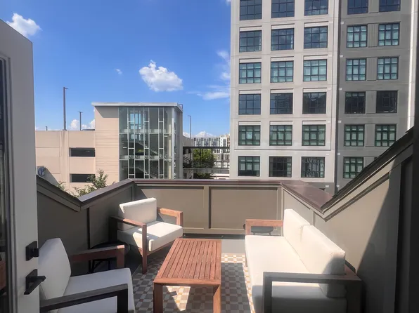 215 Doggett St, Charlotte, NC 28203