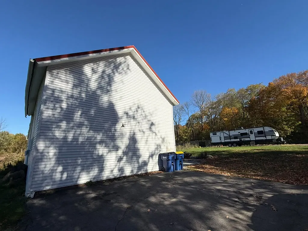3 bed, 1500 sqft, $2,000 — Photo 2