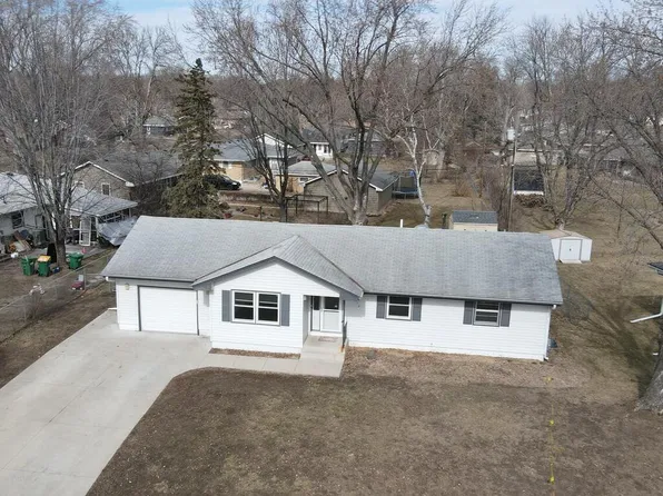 1012 72nd Ave N, Brooklyn Center, MN 55430