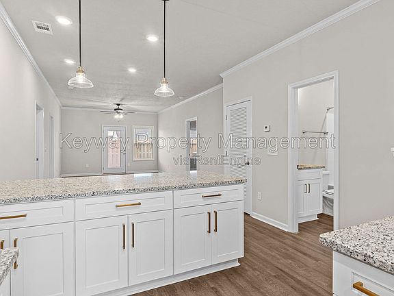3rd image of 5017 Greer Dr