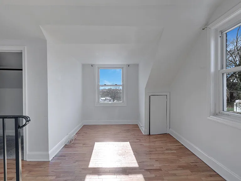 1604 Woodhill Ct — Photo 14