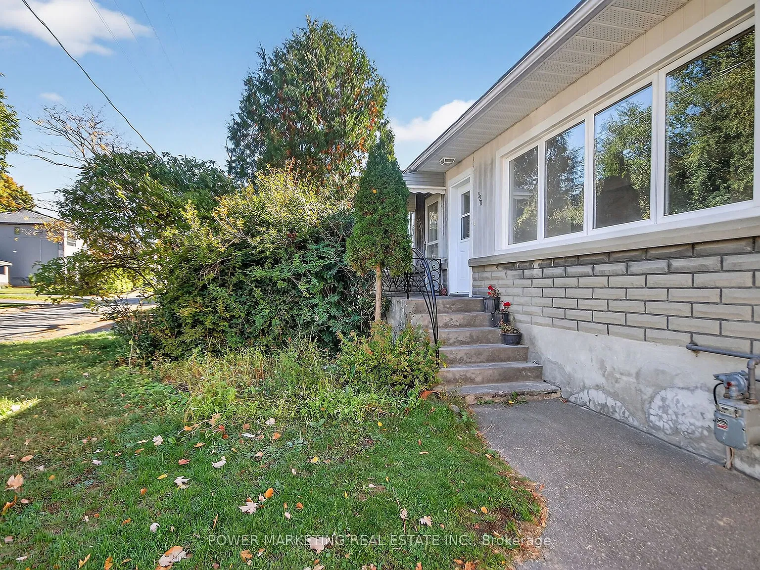 4 bed, $2,400 — Photo 3
