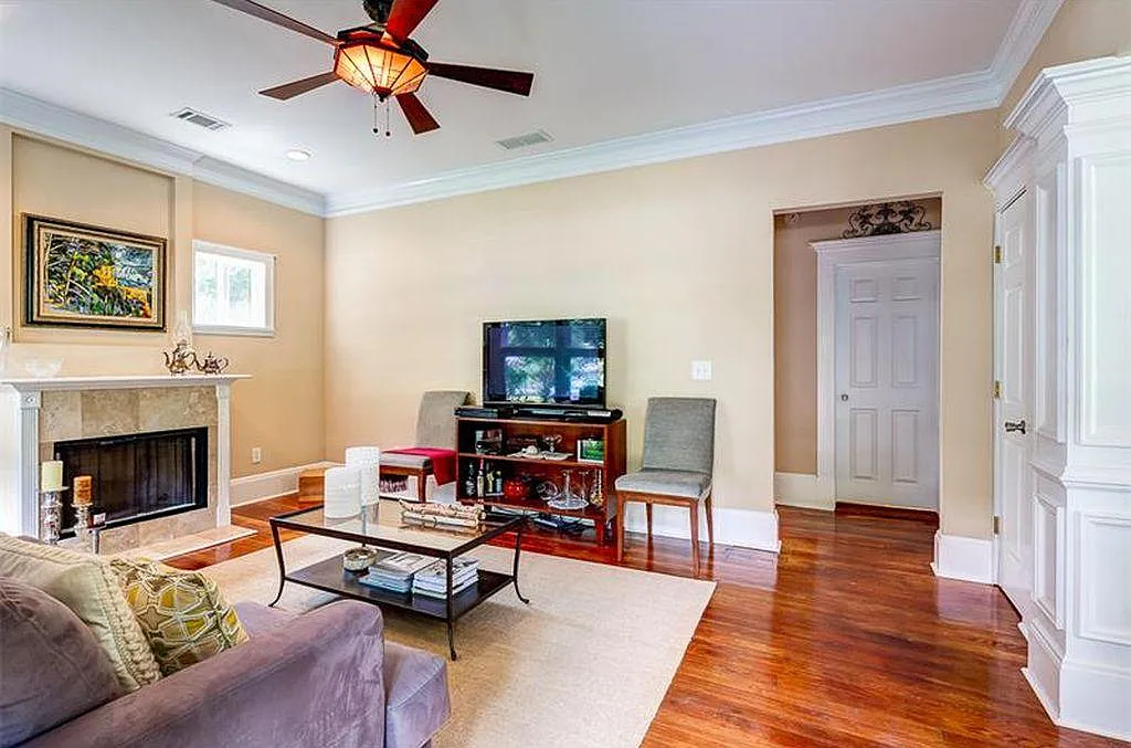 3 bed, 1600 sqft, $980 — Photo 2