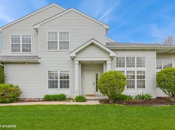 4 N Barton Trl, Batavia, IL 60510