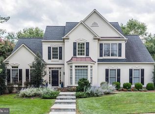 9609 Savannah Crossing Ct, Vienna, VA 22182