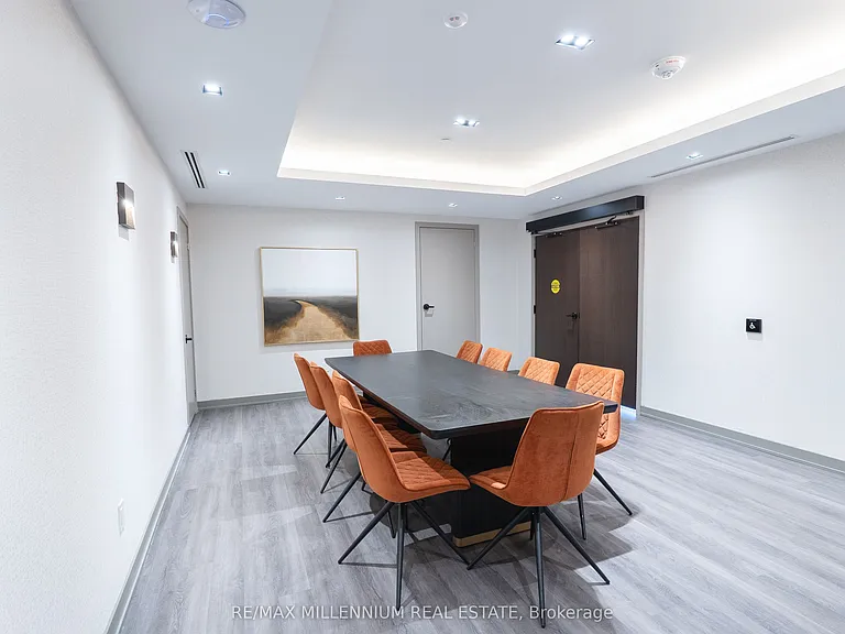 5105 Hurontario St #Penthouse 6 — Photo 23
