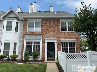 388 Hadleigh Ln, North Brunswick, NJ 08902