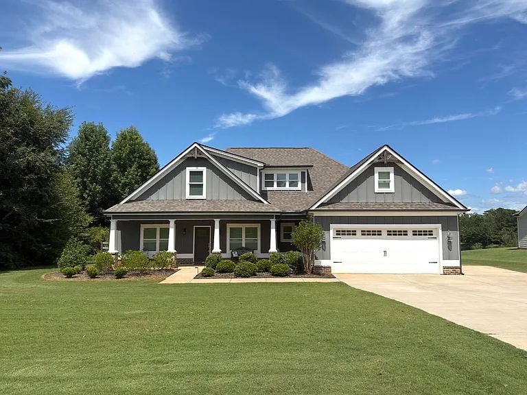 121 Alexander Lakes Dr — Photo 1