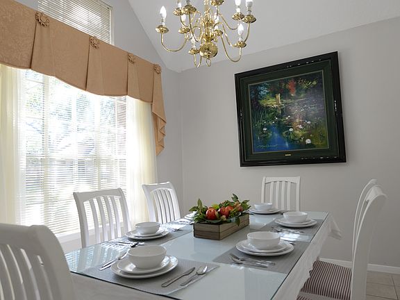 3rd image of 19022 Ridge Hill Ct