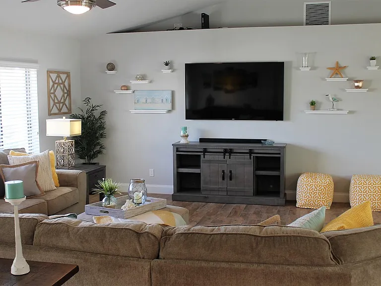 12 Clarendon Ct S — Photo 9