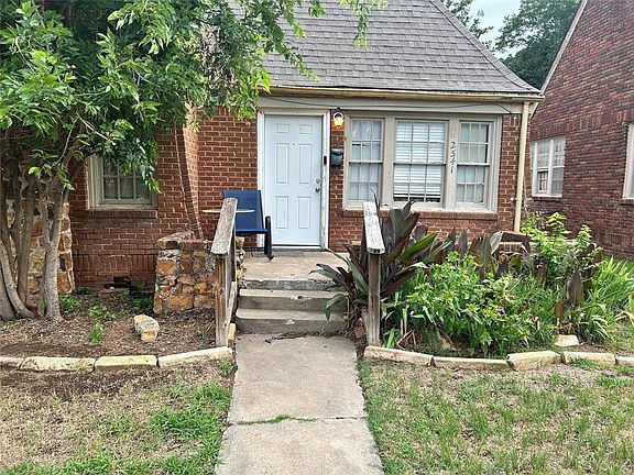 3rd image of 2541 NW 11th St #2