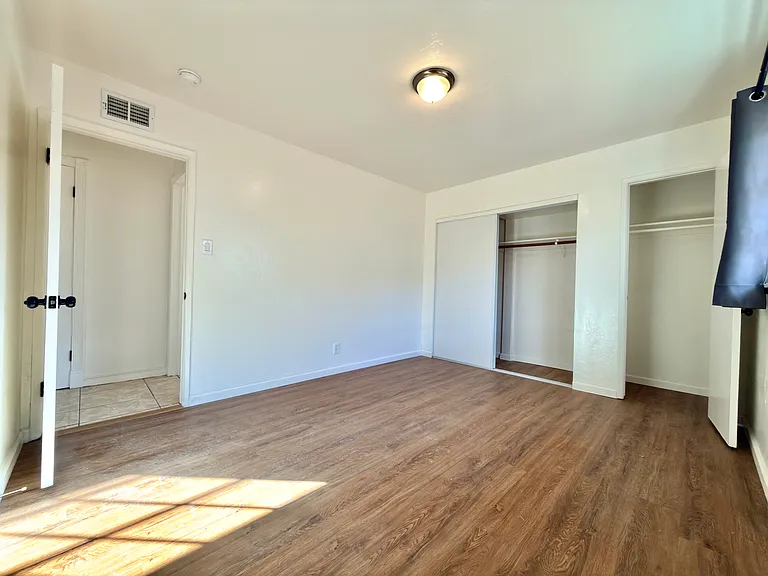 1268 W Avenue H12 — Photo 17