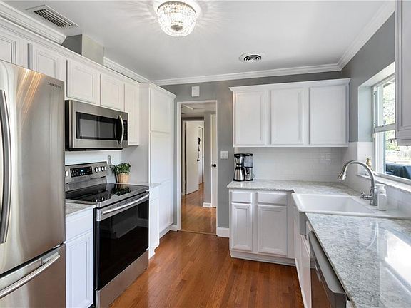 5th image of 1701 Oriole Ave