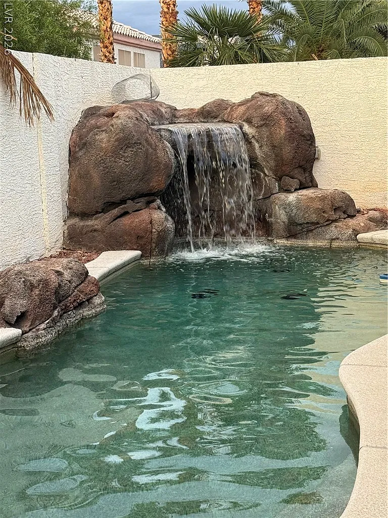 3 bed, 2.5 bath, 1776 sqft, $2,650 — Photo 3