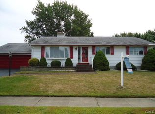 95 Delwood Rd, Stratford, CT 06614