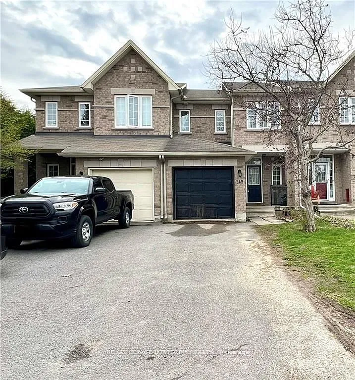 3 bed, $2,700 — Photo 2