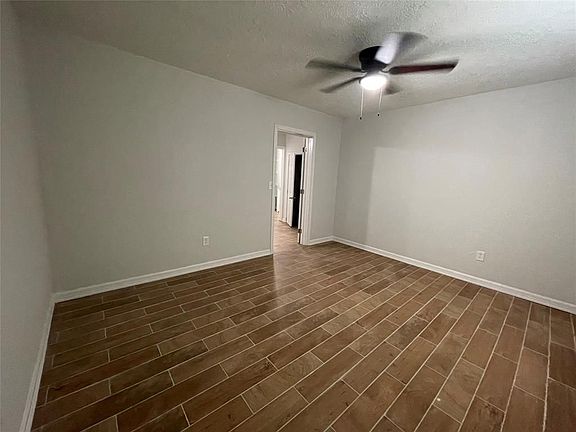5th image of 3420 Michigan St #8