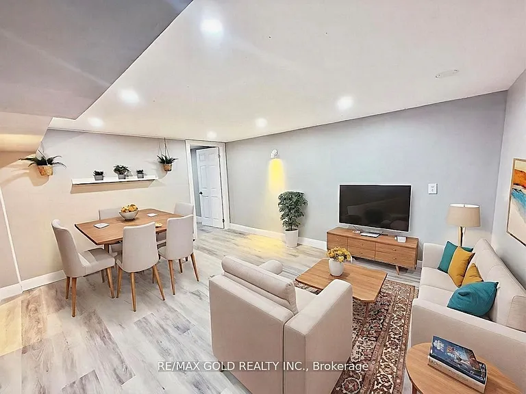156 Mooregate Cres — Photo 30