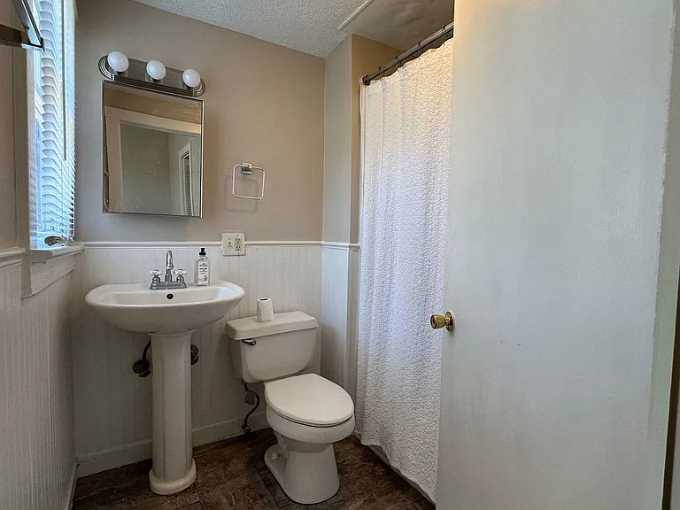 117 N 3rd St #3 — Photo 17