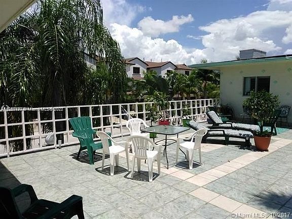 4th image of 90 Isle Of Venice Dr APT 3