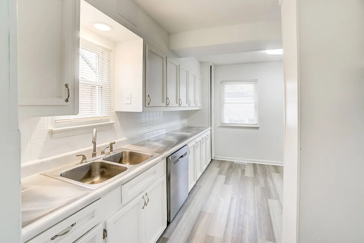 Building Photo - 4706 W 158th St