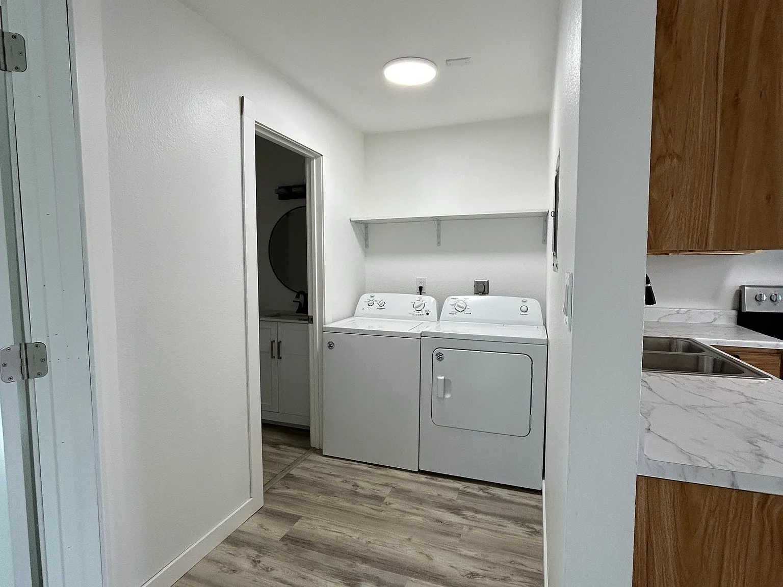 Duben — Photo 2