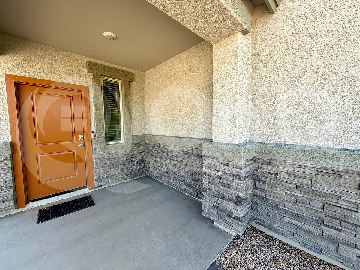 4 bed, 2.5 bath, 2100 sqft, $2,200 — Photo 4