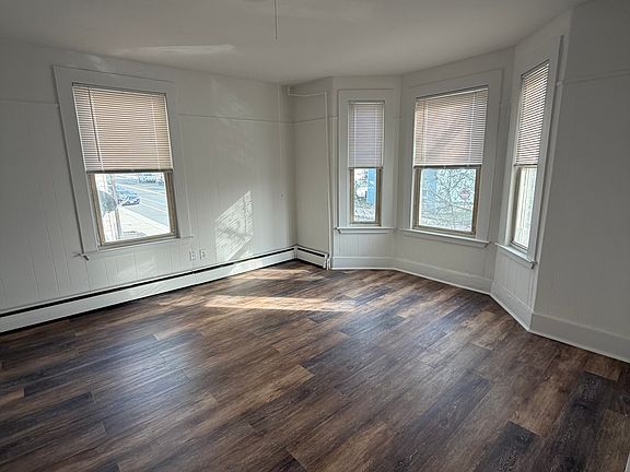 2nd image of 45 Elliott St #2