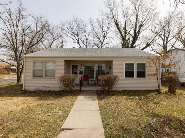 718 Eastview Dr, Mulvane, KS 67110