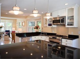 107 Seaview St, Chatham, MA 02633
