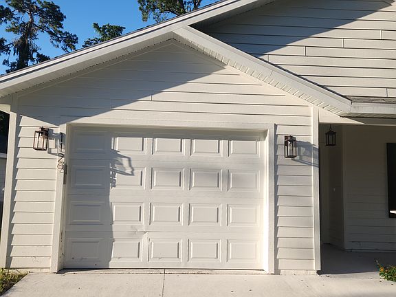 1 Car Garage