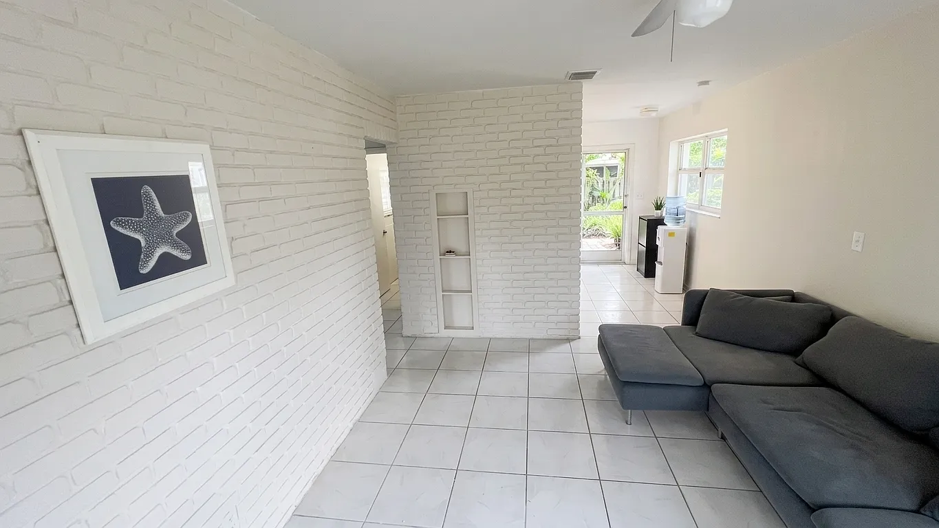2 bed, 814 sqft, $2,400 — Photo 4