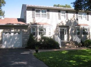 5 Avon Ave, Port Jefferson Station, NY 11776