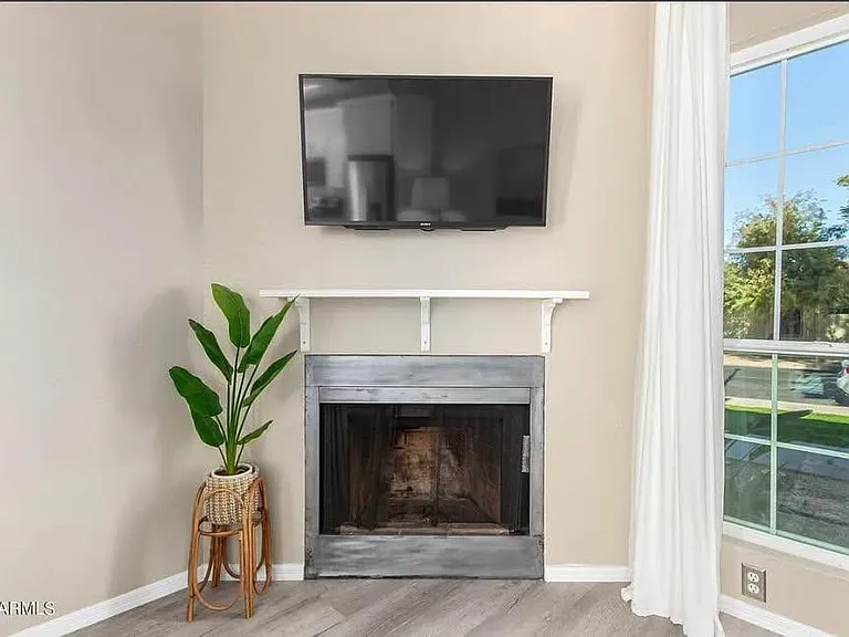 1600 N Saba St #133 — Photo 6