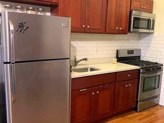2nd image of 373 6th Ave APT 2B