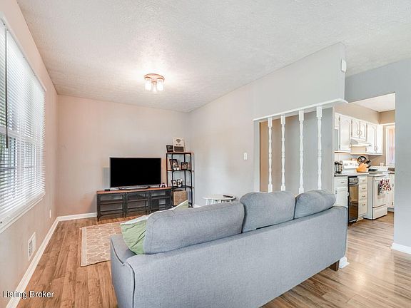 3rd image of 3115 Cabinwood Dr