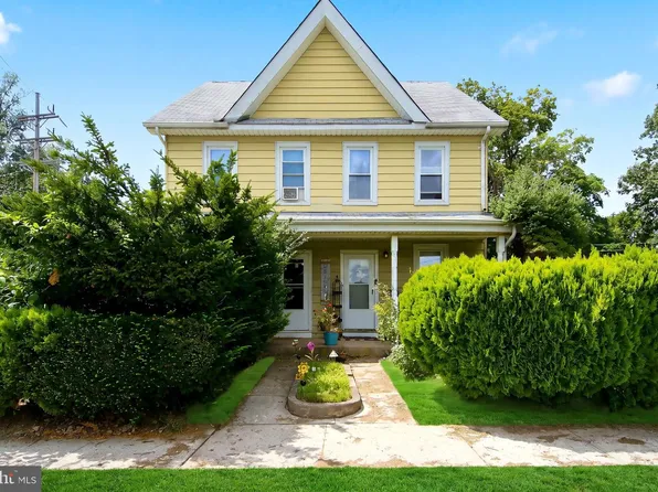 135 N Academy St #137, Hightstown, NJ 08520