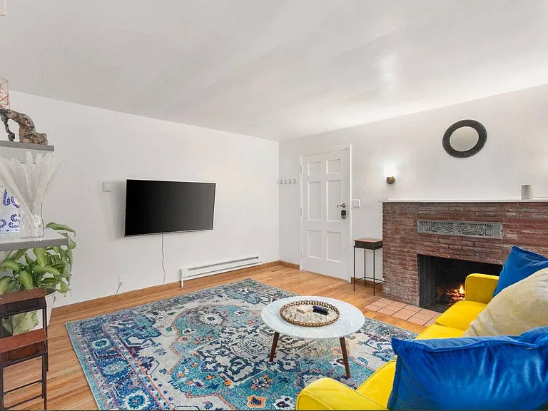 148 N Sams St #148 — Photo 5